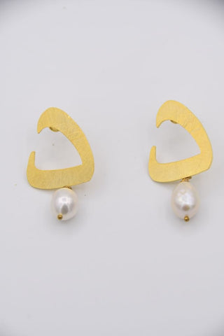 Daal Earrings (د)