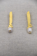 Alef Earrings (إ)